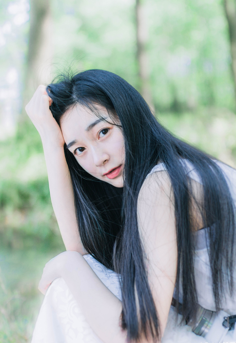 因为陌生，所以勇敢，因为距离，所以美丽。